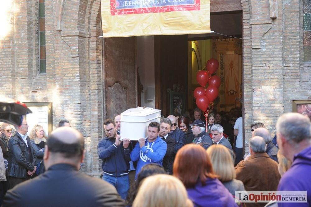 Dolor en el funeral de Natalia