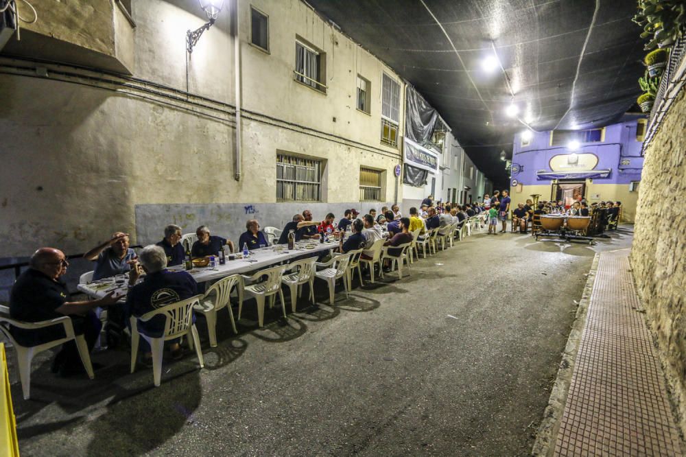 Desfile de la Nit de l'Olla de Benilloba.