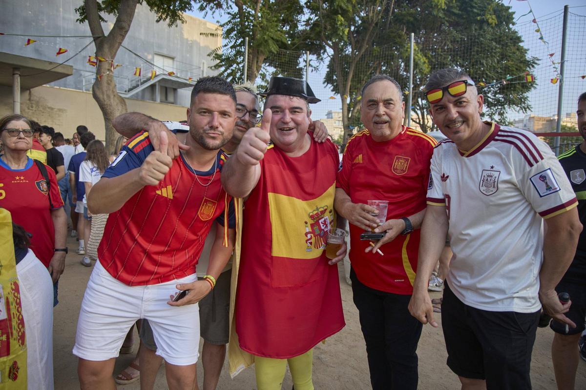 Les imatges de la concentració a Blanes per seguir la selecció espanyola