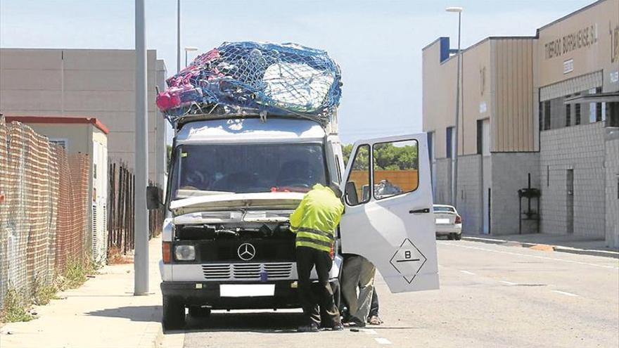 Las reparaciones ilegales masivas de coches se extienden también a Burriana