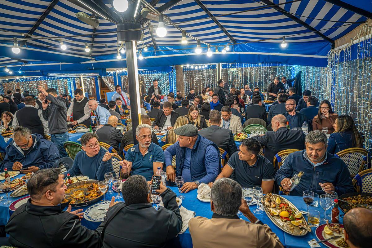 Los congresistas del Mobile toman la noche de Barcelona