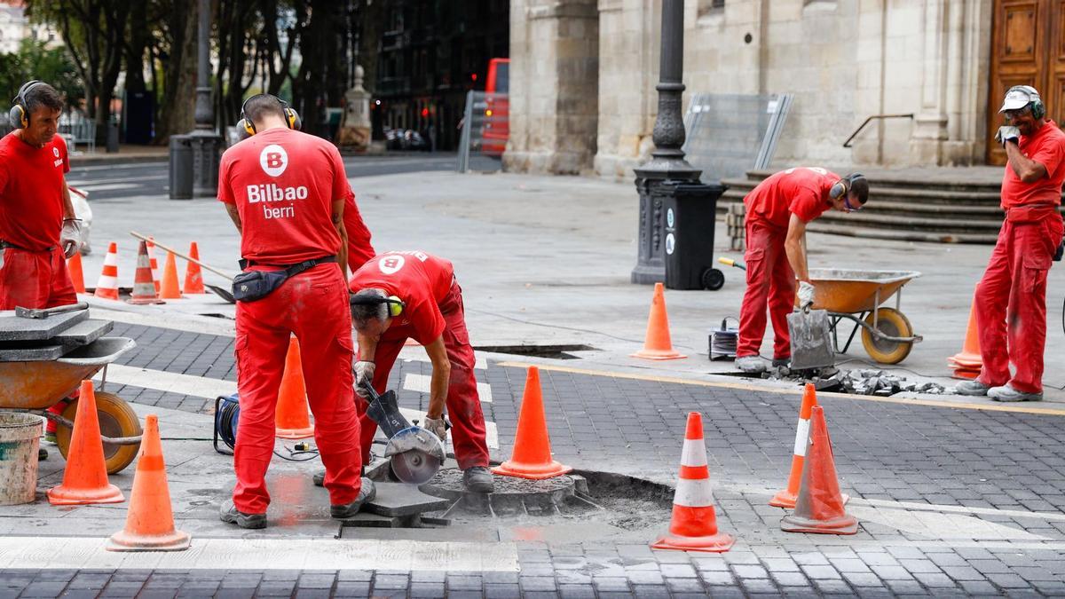 El desempleo cae una décima en la eurozona en julio, hasta el 6,6%.