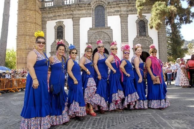 ROMERIA ROCIERA Y OFRENDA A LA VIRGEN