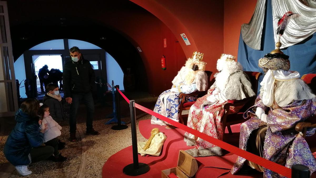 Los Reyes Magos en la recepción a los niños celebrada el pasado año