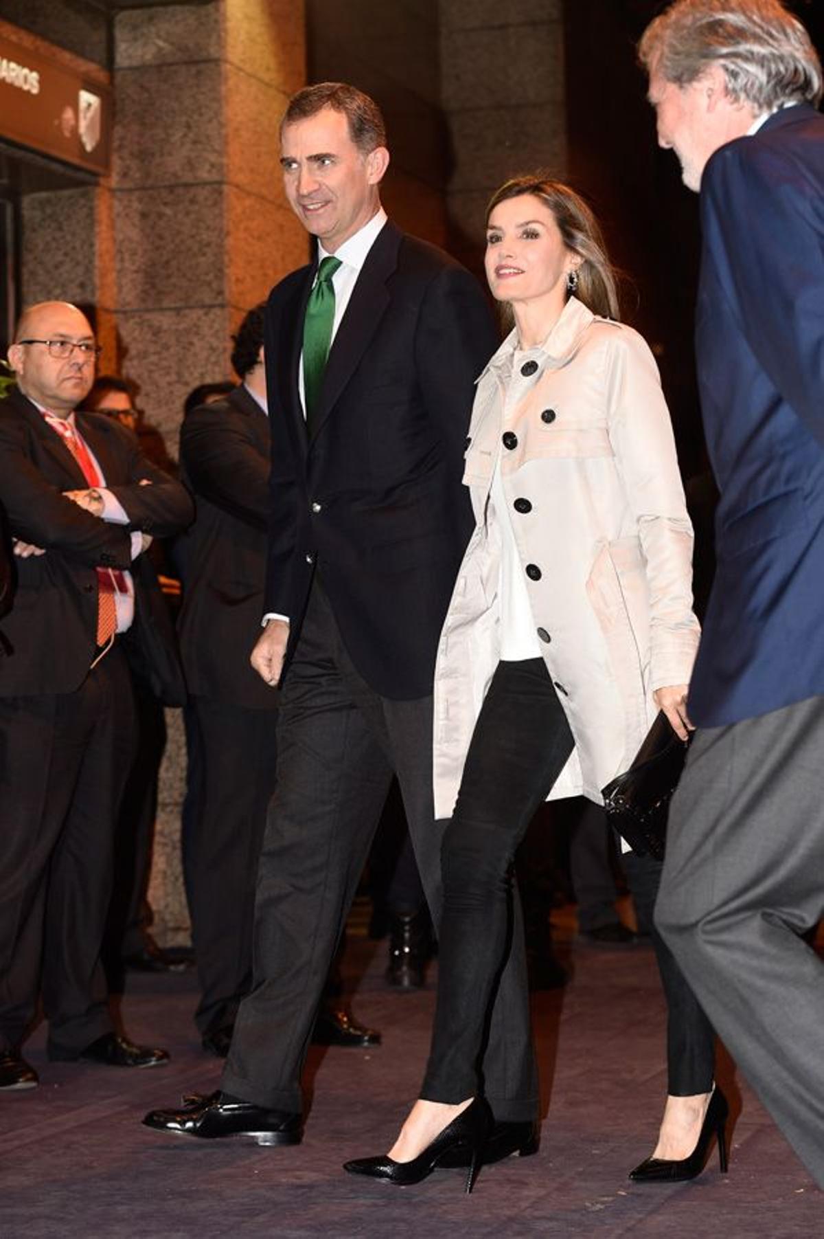 Letizia Ortiz y Felipe VI a su llegada al Vicente Calderón