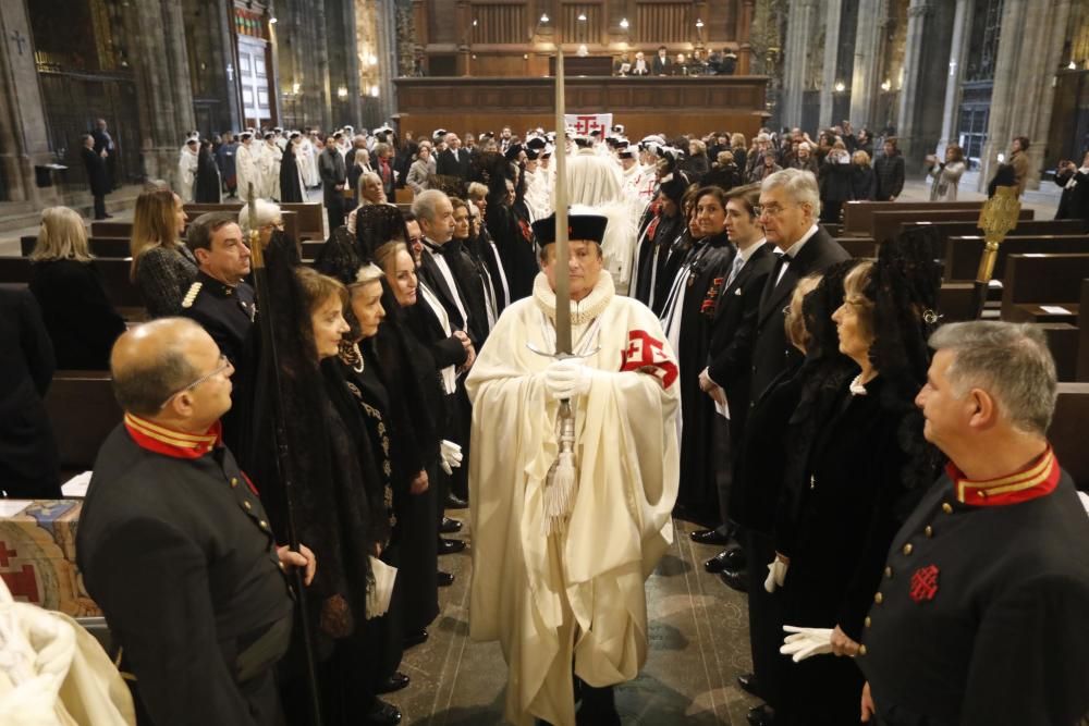 L''orde del Sant Sepulcre investeix a la Catedral els seus nous cavallers i dames