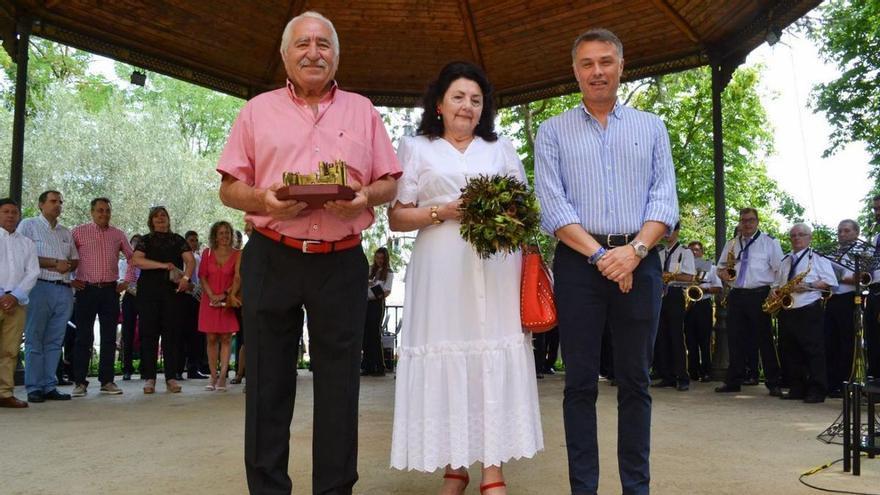 Gaitas y bollos preñaos en Valencia de Don Juan por el Día de Asturias: &quot;Retomamos una tradición que afianza los lazos que nos unen con el Principado&quot;