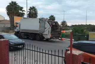 Los Verdes acusa a la empresa de la basura de Torrevieja de desviar sus medios a Catral