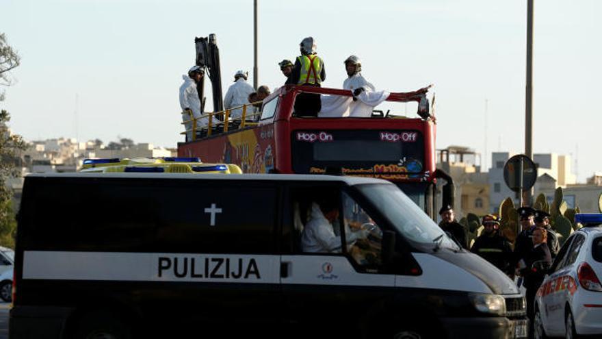 Muere una española al impactar un autobús con las ramas de un árbol en Malta