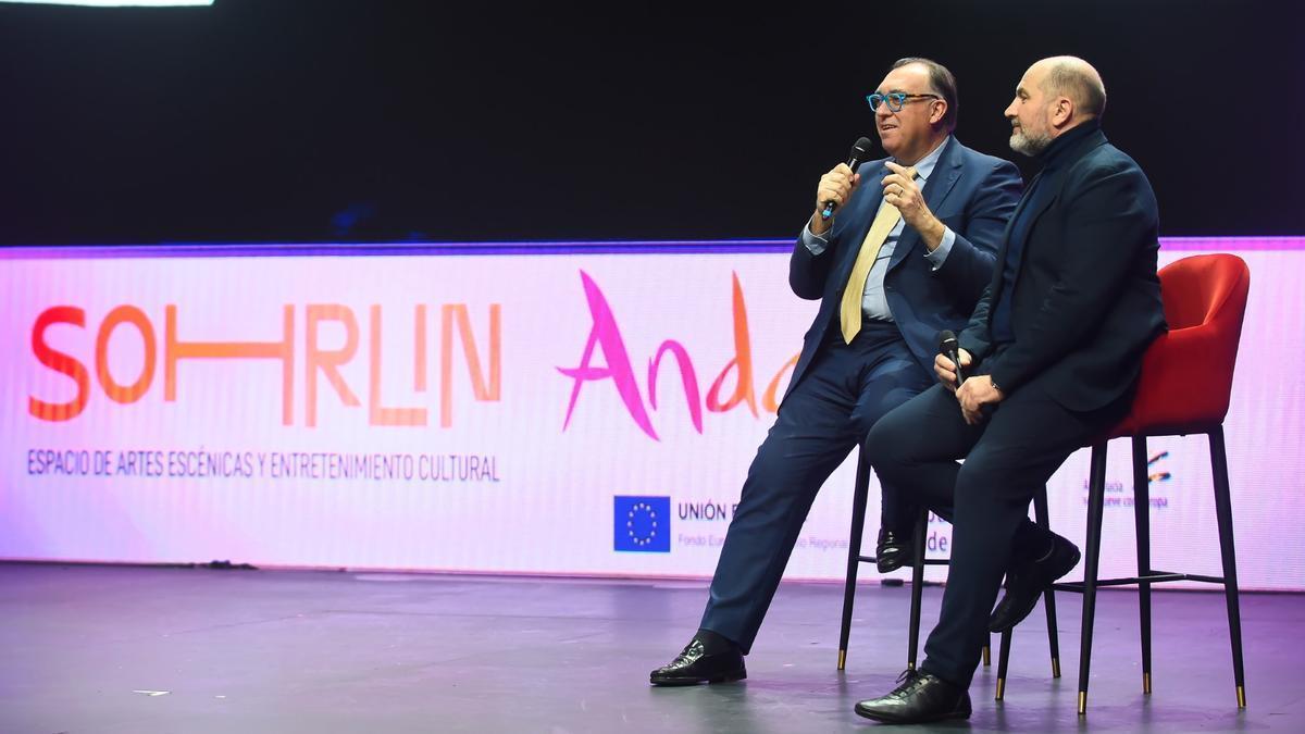 Arturo Bernal y Domingo Merlín, durante el acto de presentación.