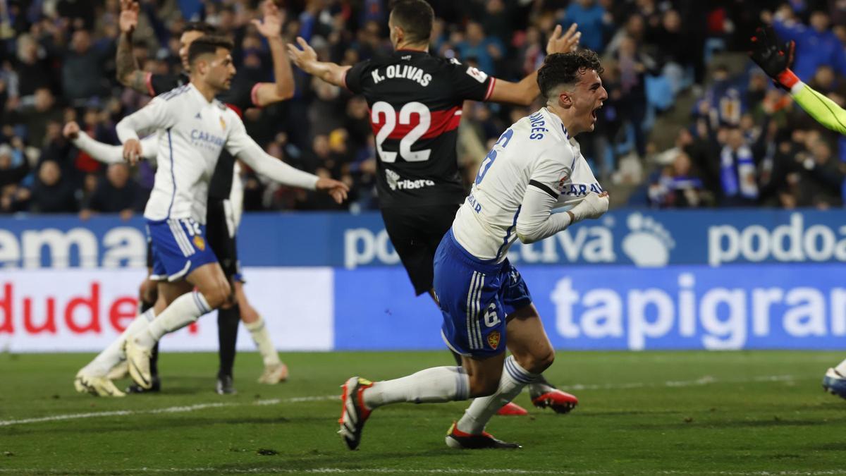 Francés celebra el gol marcado el viernes al Cartagena.