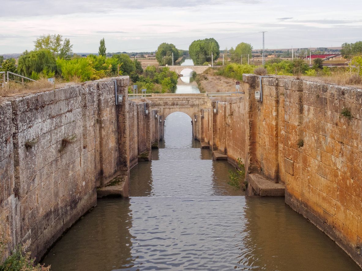 La cuadruple esclusa del Canal de Castilla