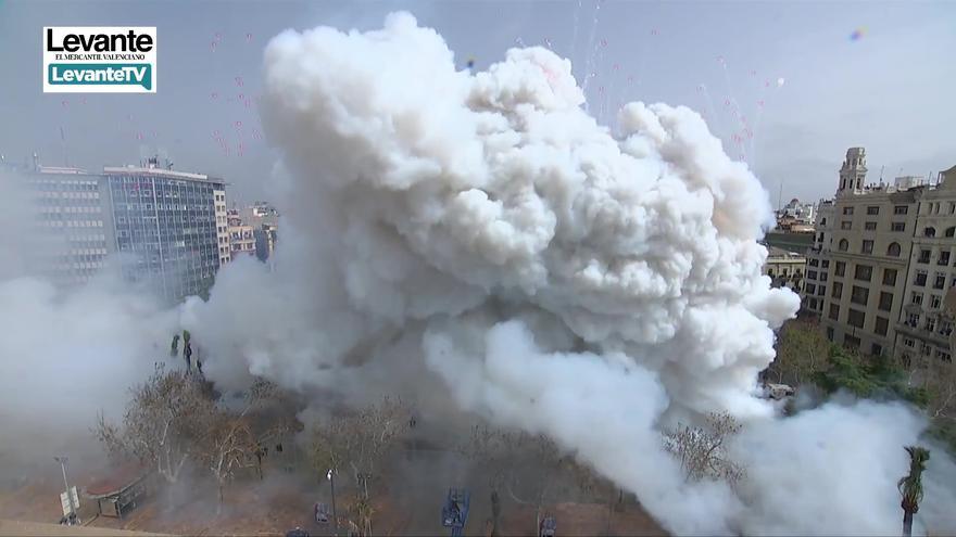 La Pirotecnia Mediterráneo despide las Fallas con el terremoto más colosal