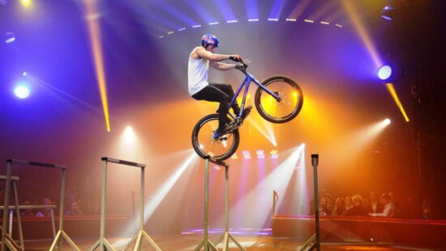 L&#039;espectacle de bicicleta acrobàtica de Jonathan Rossi que es podrà veure a &#039;Nits de Circ&#039;