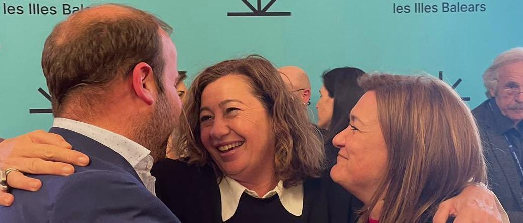 Miquel Mir, Francina Armengol y Mercedes Garrido, ayer en el Parlament.