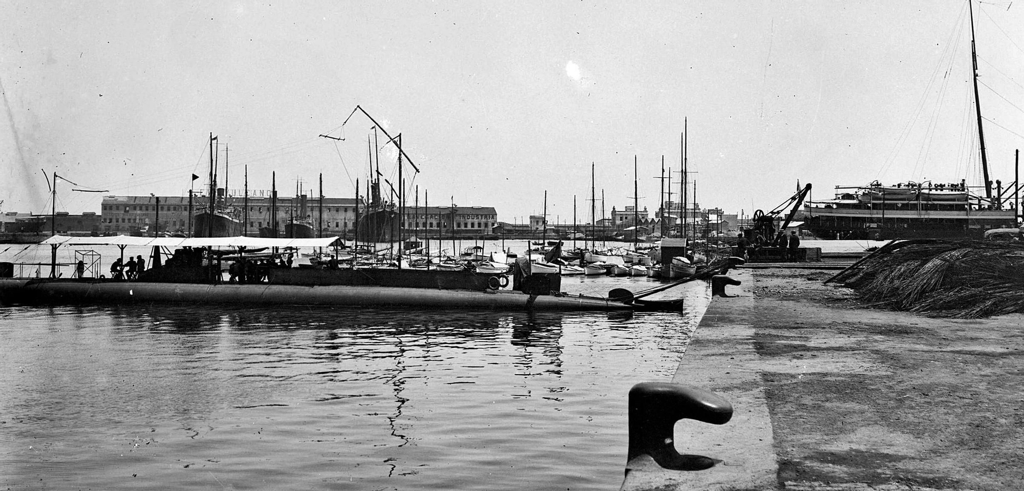 Presencia de submarinos en el Puerto de La Luz en el primer cuarto del siglo XX. 