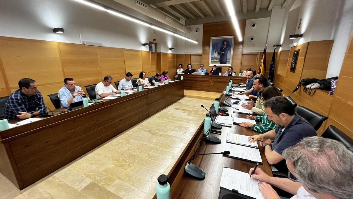Imagen de archivo del pleno municipal de Nules, donde se ha aprobado la liquidación del presupuesto del 2024.