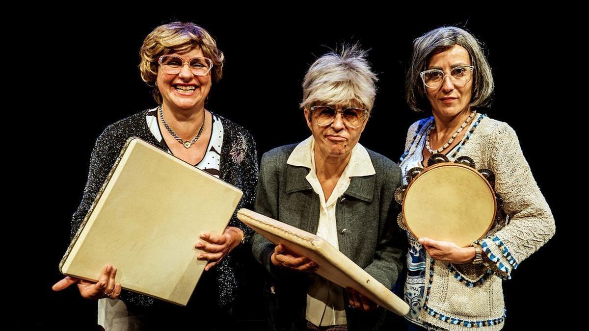 De esquerda a dereita, Patricia de Lorenzo, Mónica García e Arantza Villar.