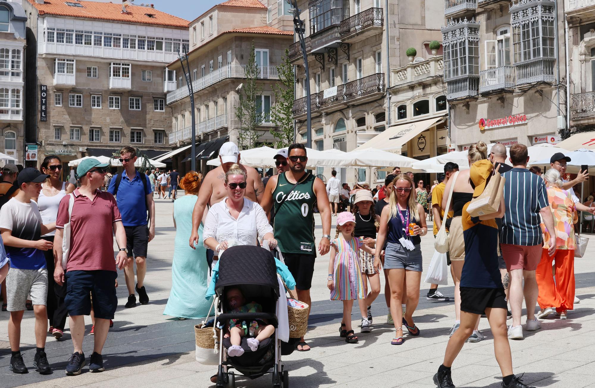 Vigo se derrite con el día más tórrido del verano