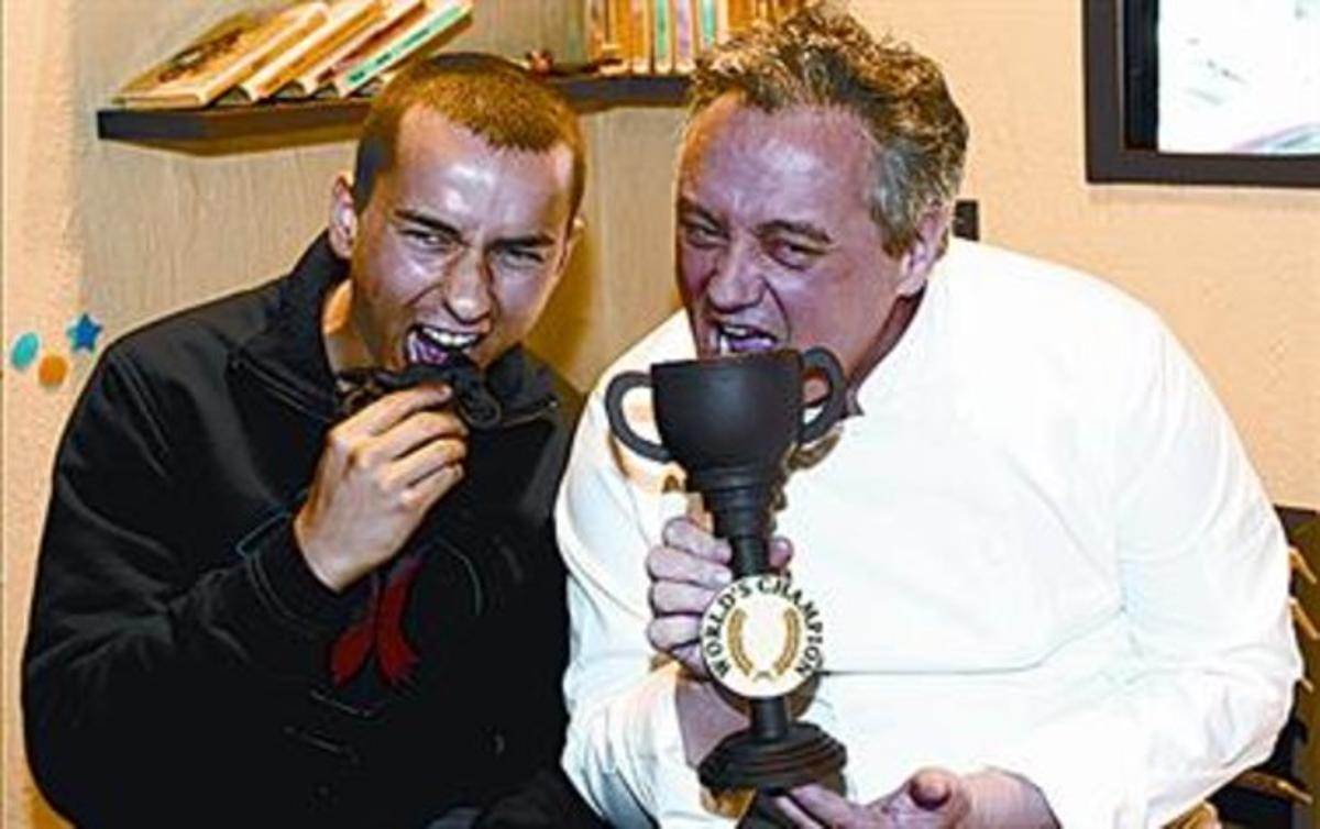 Escribà dedica  una mona a Jorge Lorenzo_MEDIA_1