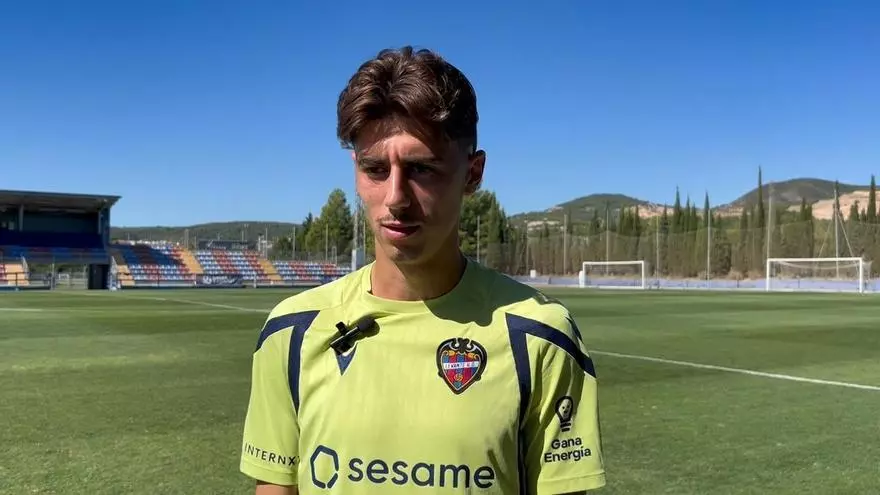 Requena: "Era un partido duro, pero nos duele no sumar los tres puntos ante el Barça"