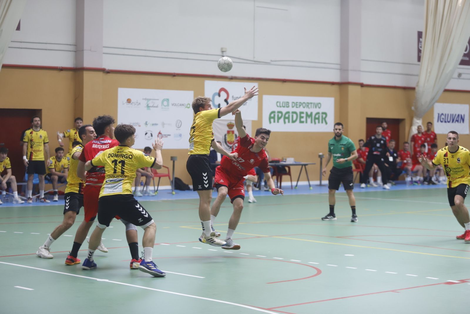 El Cajasur Córdoba BM - Handbol Sant Cugat en imágenes
