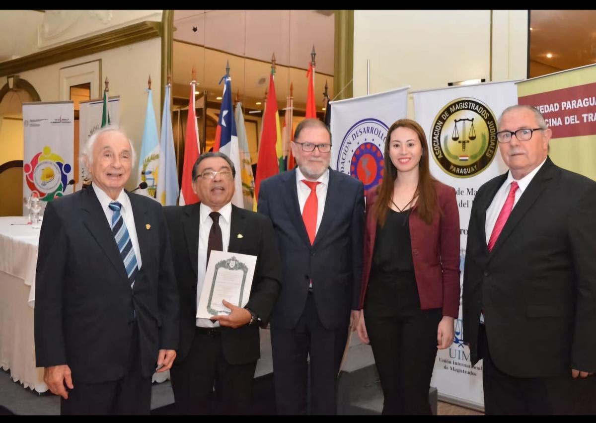 Manuel Nogueira, en el centro de la imagen, en 2018 durante su participación en un congreso sobre derecho laboral.