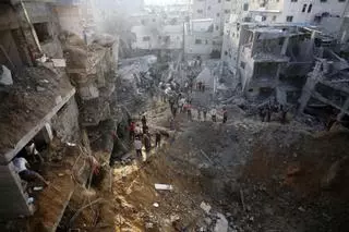 Al menos 51 muertos en un ataque israelí contra el campo de refugiados de Al Maghazi, en Gaza