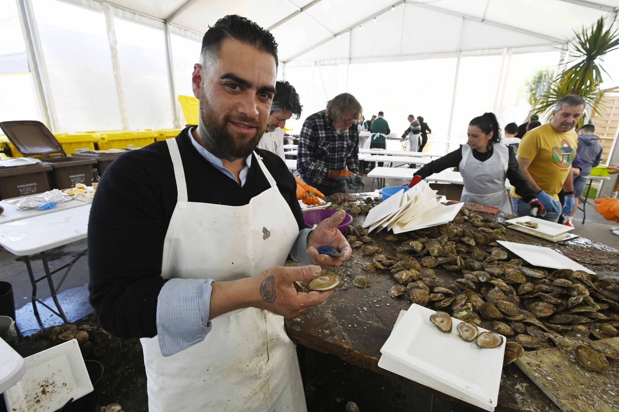Miles de personas abarrotan la popular fiesta gastronómica para disfrutar del sabroso molusco