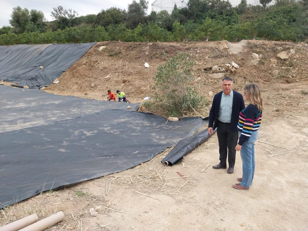 El concejal de Medio Ambiente, José Gozalvo, visita los trabajos en el barranc de l'Horteta