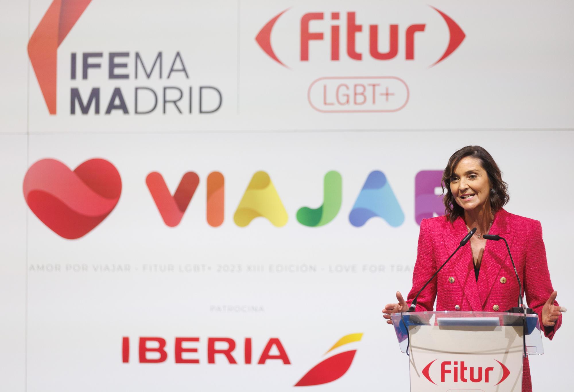 La ministra de Industria, Comercio y Turismo, Reyes Maroto, inaugura el encuentro 'Amor por viajar' del Colectivo LGTBI, durante la Feria Internacional del Turismo.