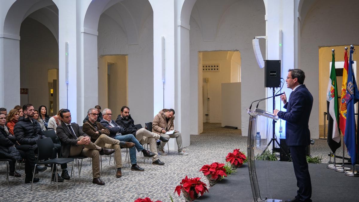 El presidente de la Diputación de Badajoz, Miguel Ángel Gallardo, hace balance del año en el Hospital Centro Vivo.