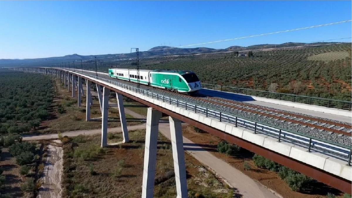 El Ministerio de Transportes va a ampliar la doble vía en la línea de alta velocidad Antequera-Granada.
