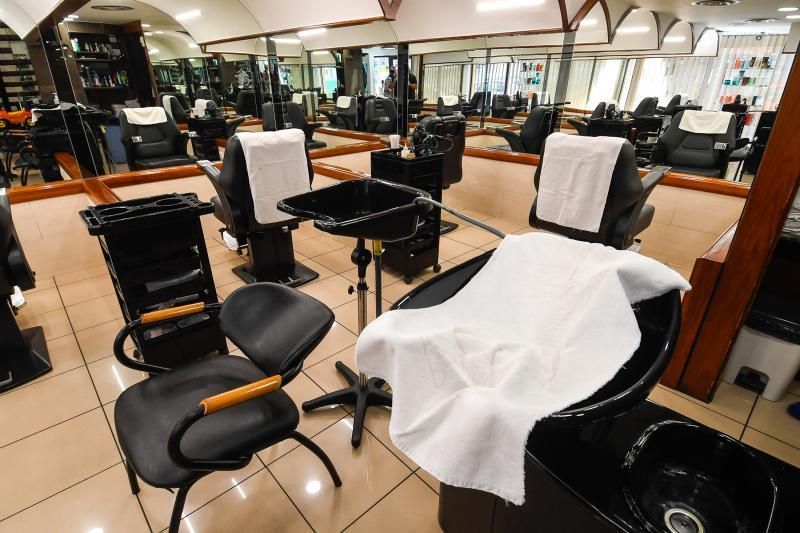 Peluquerías prepárandose para reabrir - La Provincia