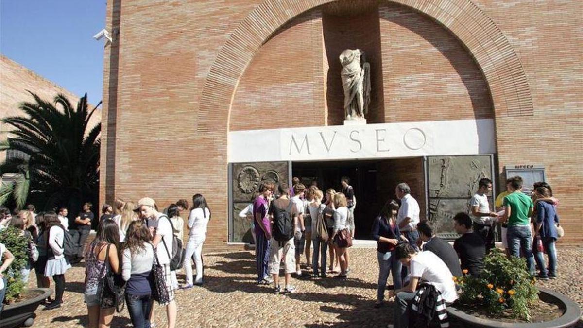 Visitantes en la entrada del museo romano, en una imagen de archivo.