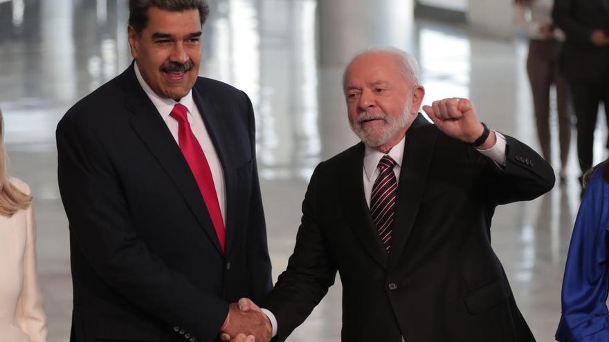 Maduro aterriza en Brasil para participar en una cumbre regional que certifica el fin de su aislamiento