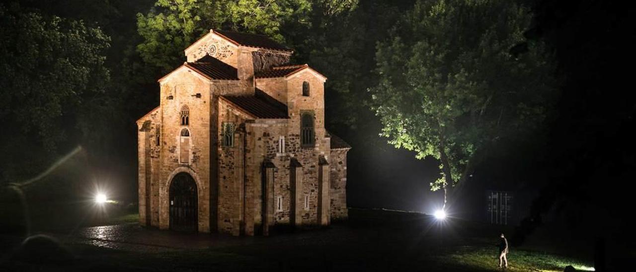 Iglesia prerrománica de San Miguel de Lillo.