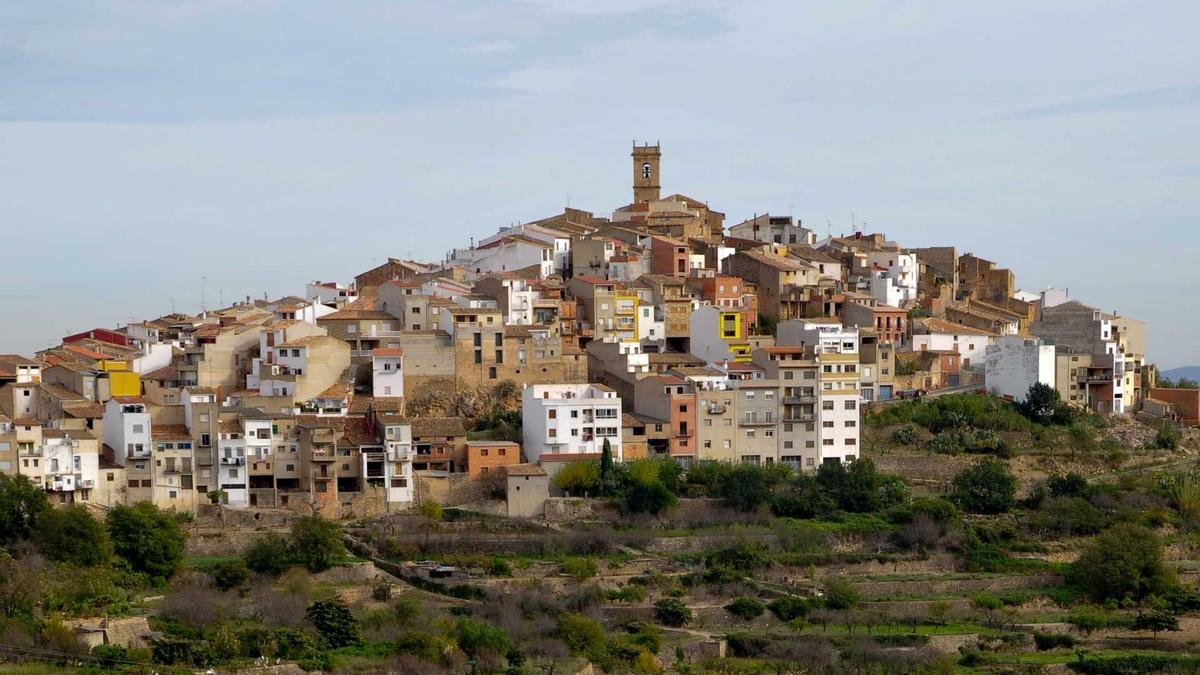 Panorámica de les Useres, donde el proyecto fotovoltaico de EnerHi ha despertado el recelo de muchos vecinos.