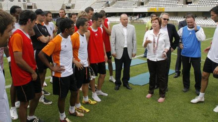 Barreiro, durante la charla que tuvo ayer con la plantilla del FC Cartagena en el estadio Cartagonova.