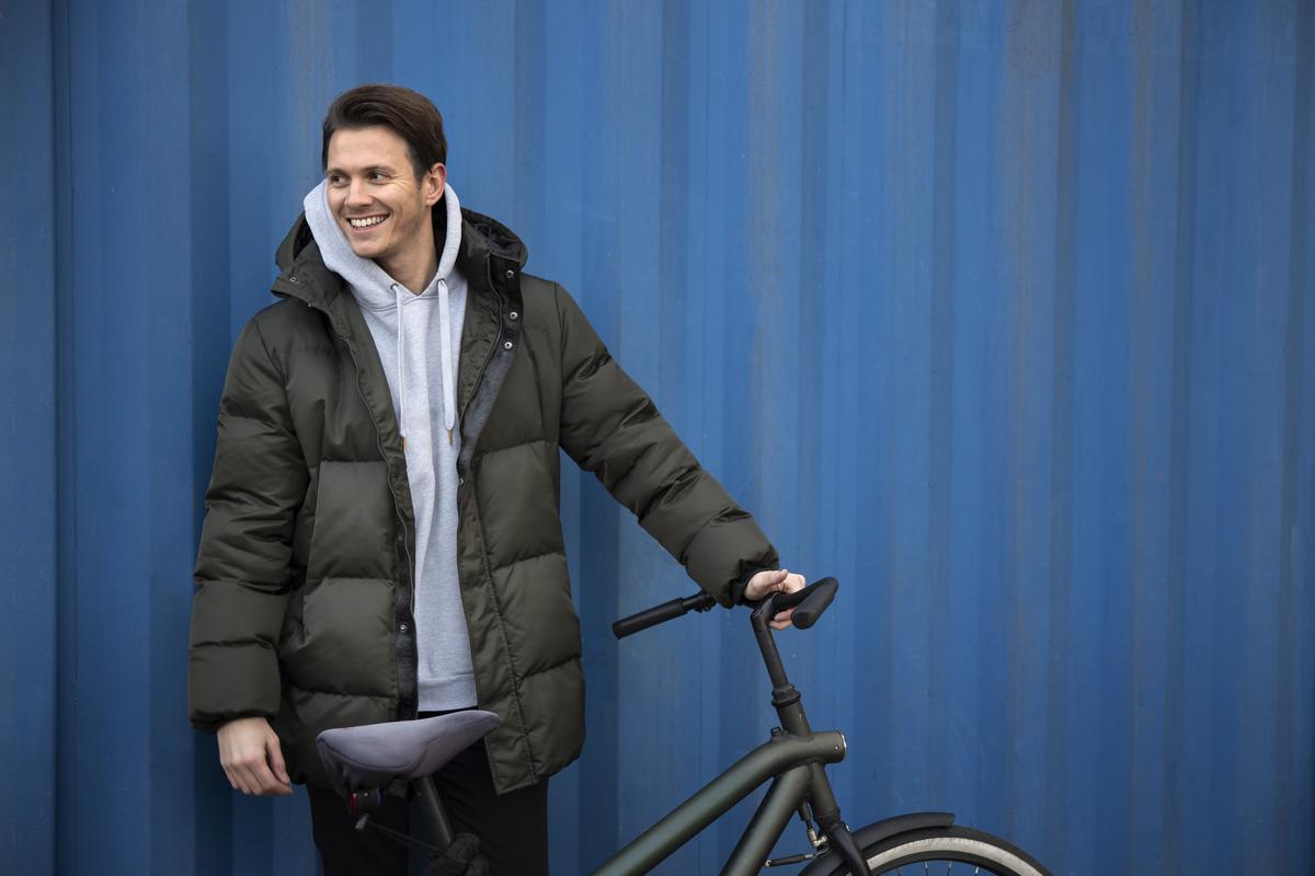 Limpia la cadena de la bici sin mancharte las manos con este gadget