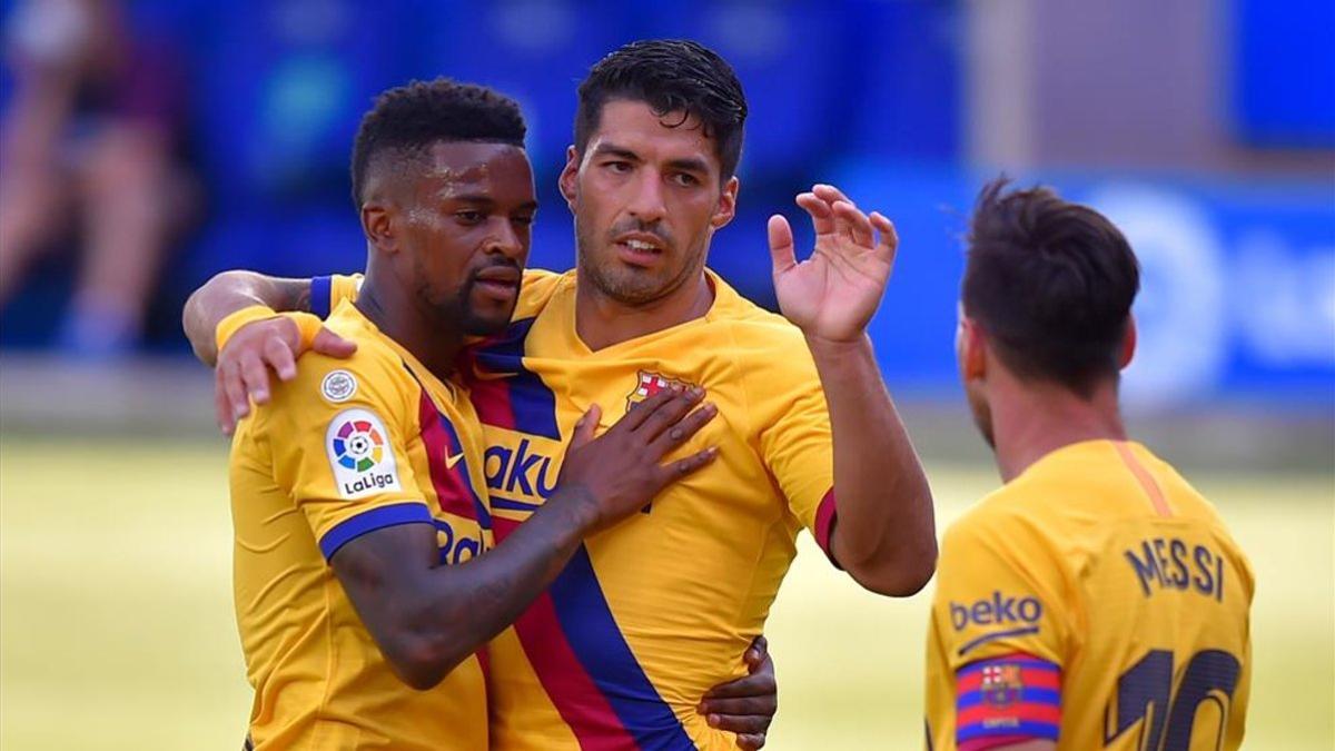 Luis Suárez y Messi felicitan a Semedo por su gol