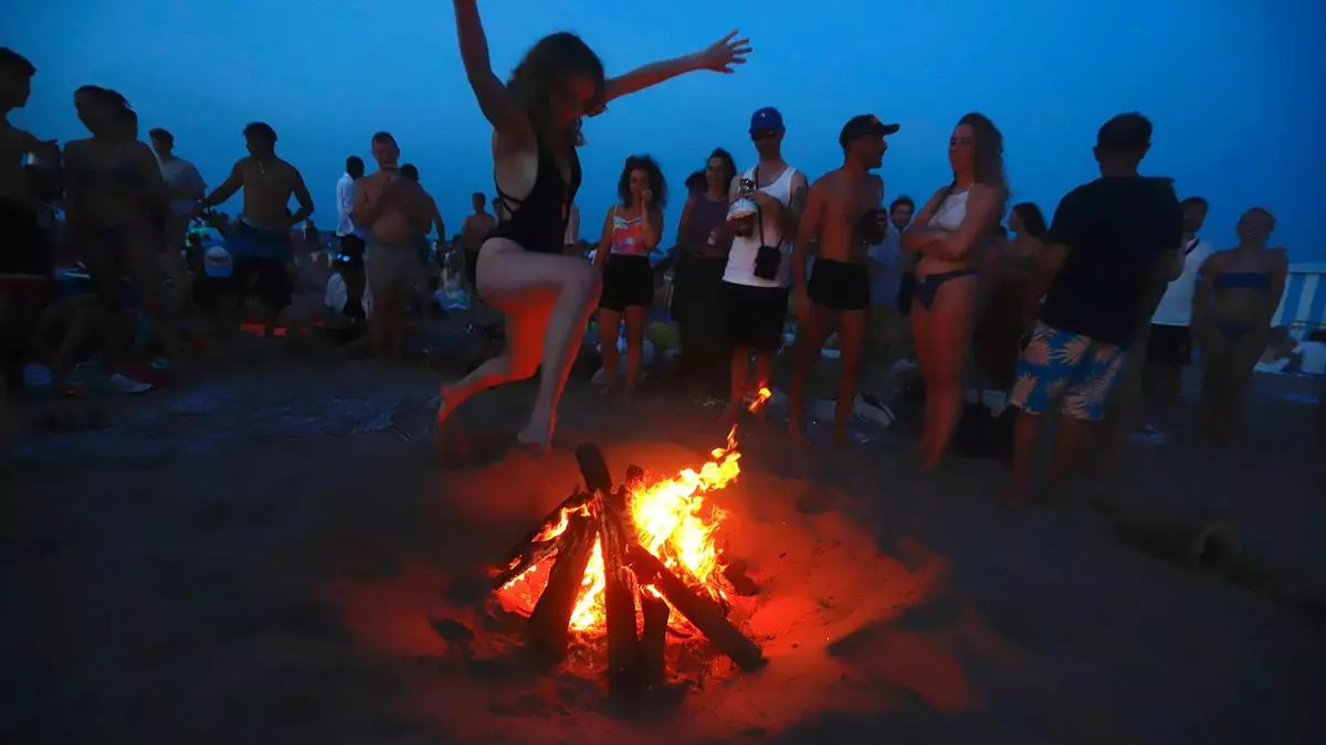 Preocupación por las hogueras en las playas del sur
