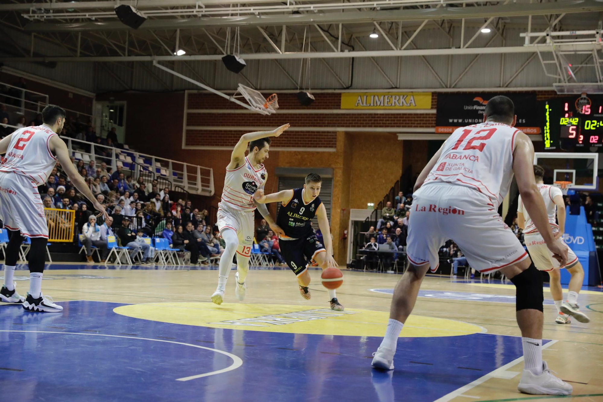 El Alimerka Oviedo Baloncesto se impone al Ourense (75-58) y sigue en racha