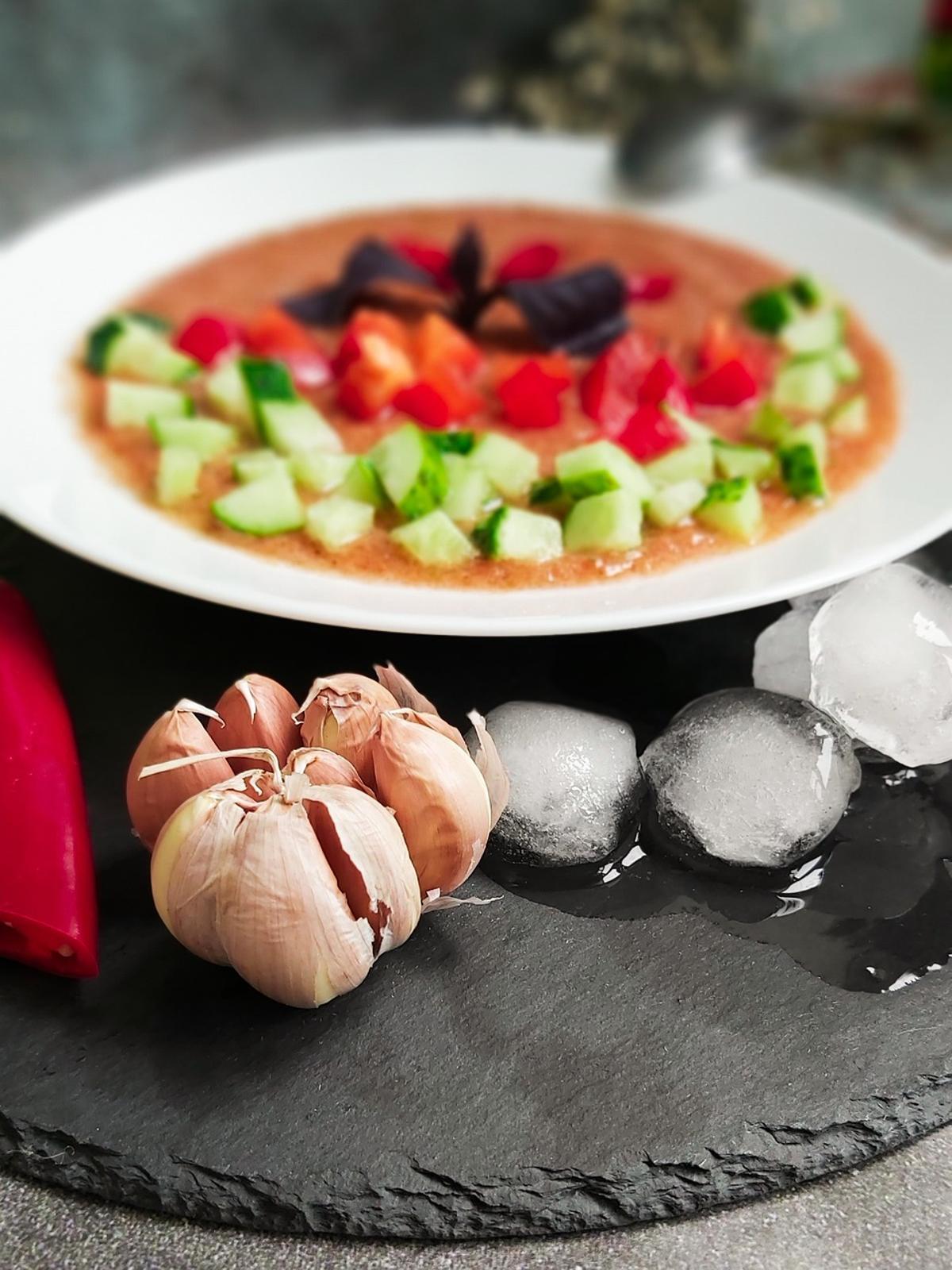 Gazpacho con picadillo de verduras