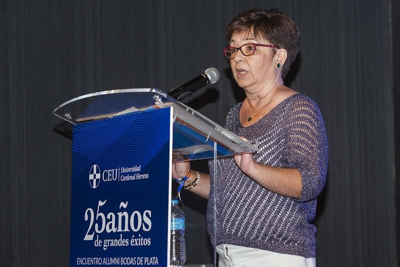 El CEU de Elche celebra las Bodas de Plata de las promociones 1998-1999 y 1999-2000