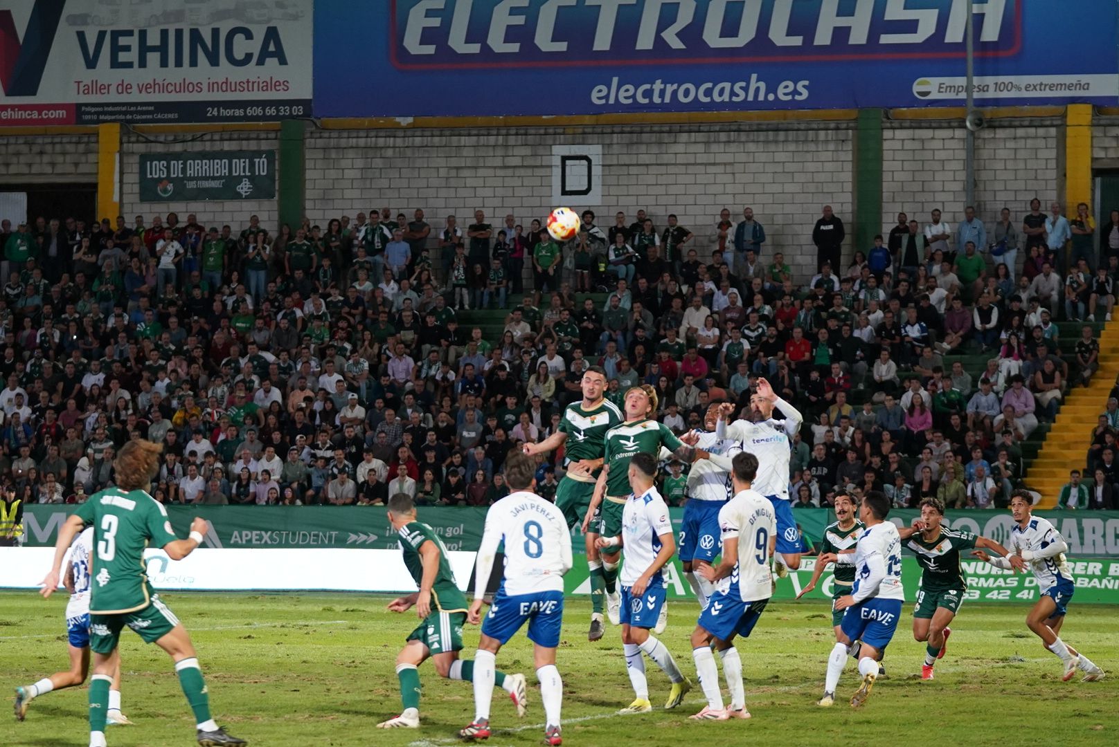 Las imágenes del Cacereño-Tenerife
