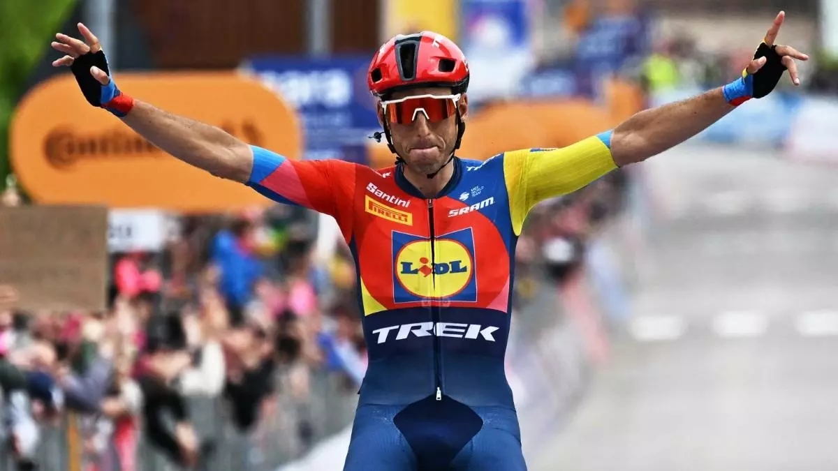 As赤 queda la clasificaci車n general del Giro 2025 tras la etapa 15