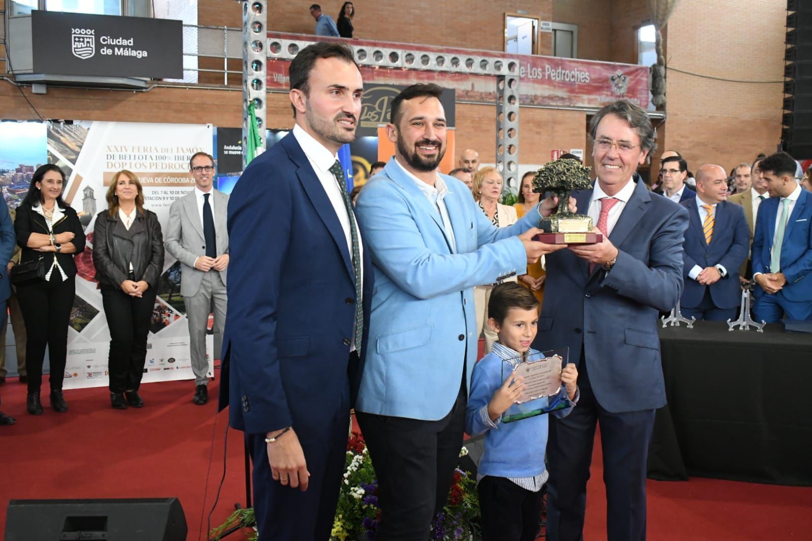 José Alcobendas, de Villanueva de Córdoba, gana el concurso nacional de cortadores de jamón