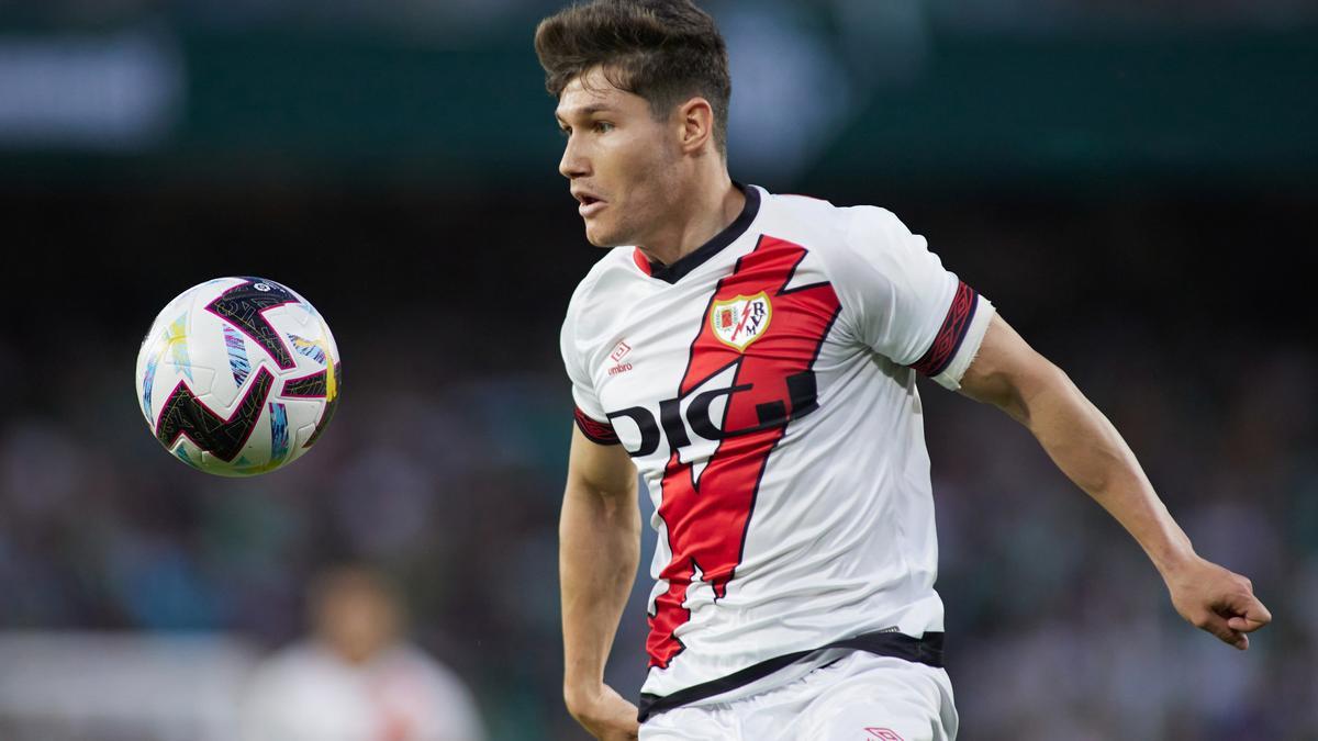 Fran García, en un partido con el Rayo Vallecano.