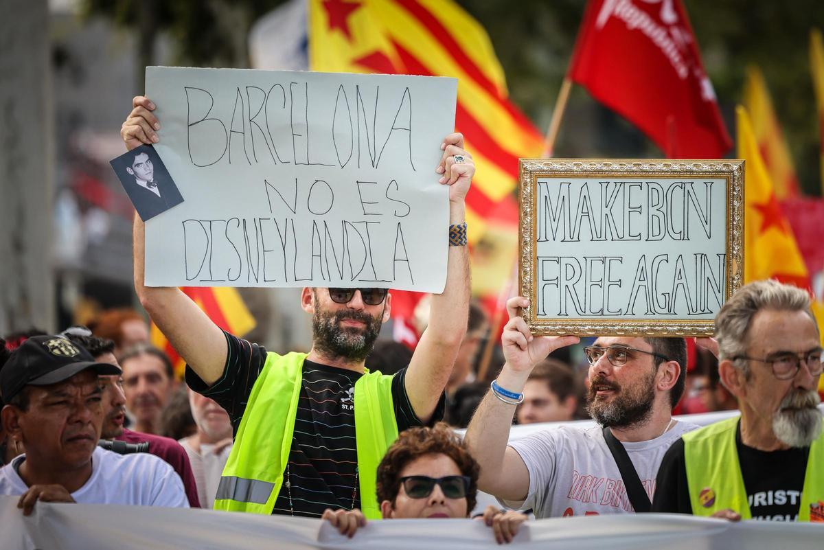 Concentración contra el turismo masivo en Barcelona.